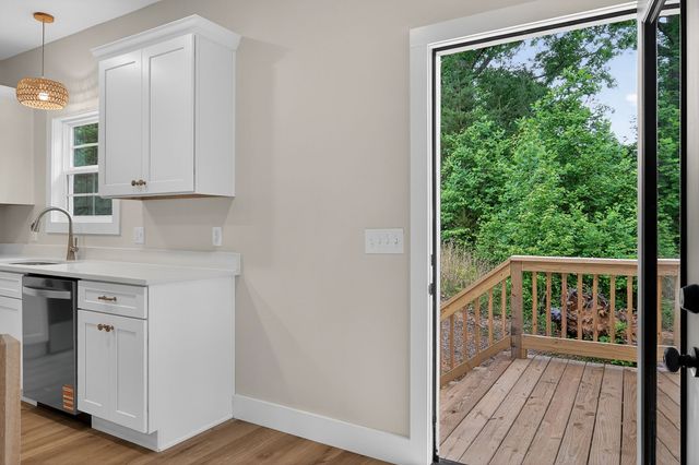 253 River Front Dr, Sparta, TN 38583