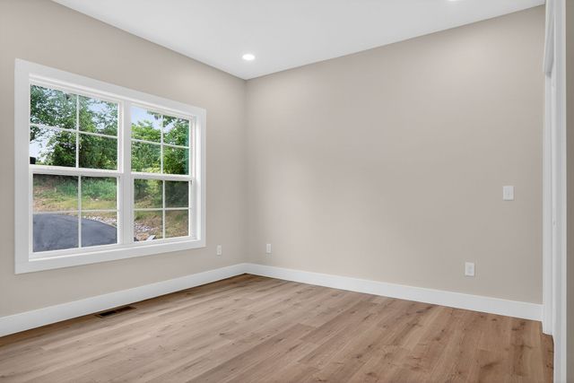 253 River Front Dr, Sparta, TN 38583