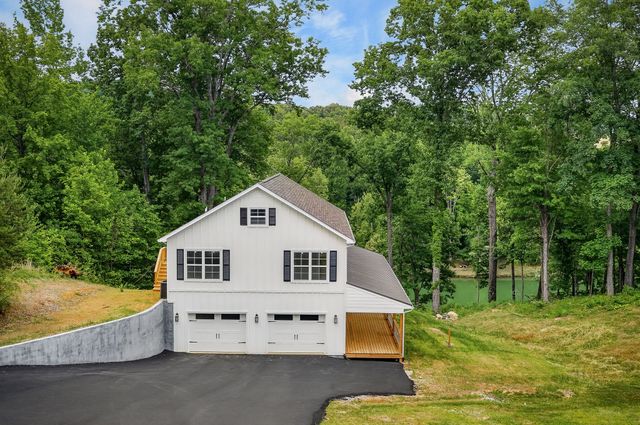 253 River Front Dr, Sparta, TN 38583