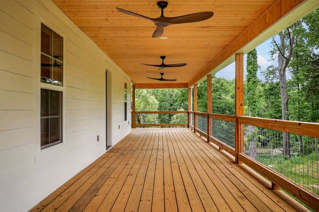 253 River Front Dr, Sparta, TN 38583
