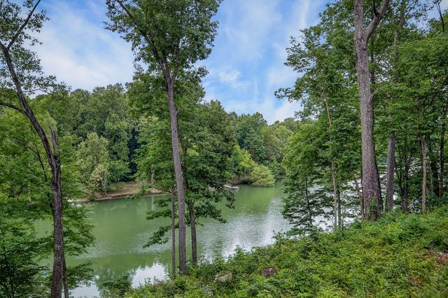 253 River Front Dr, Sparta, TN 38583