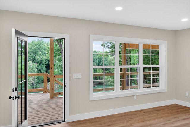 253 River Front Dr, Sparta, TN 38583