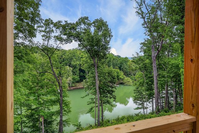 253 River Front Dr, Sparta, TN 38583