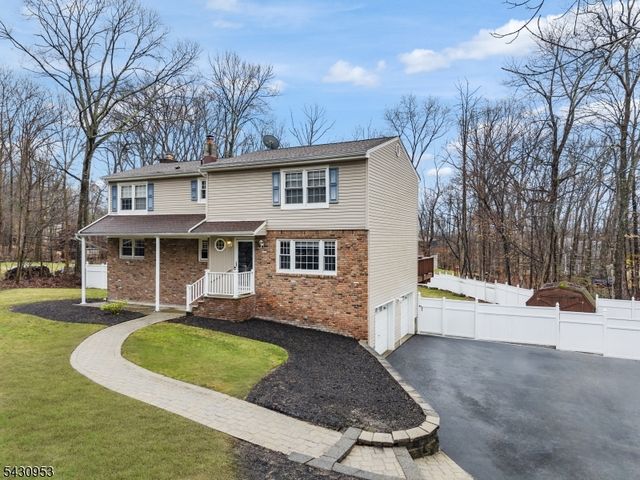 6 Hillsdale Ter, Vernon Twp., NJ 07461