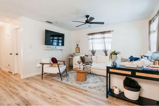 3229 W FIELDER STREET, Tampa, FL 33611