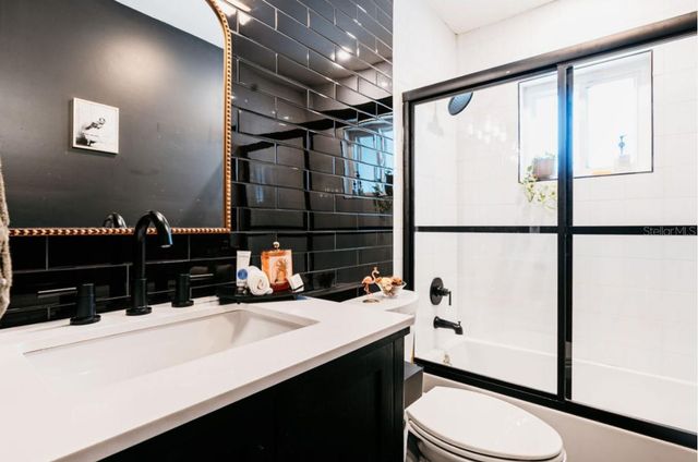 3229 W FIELDER STREET, Tampa, FL 33611