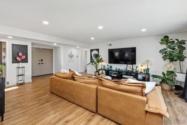 1811 IRIS WAY, Escondido, CA 92027