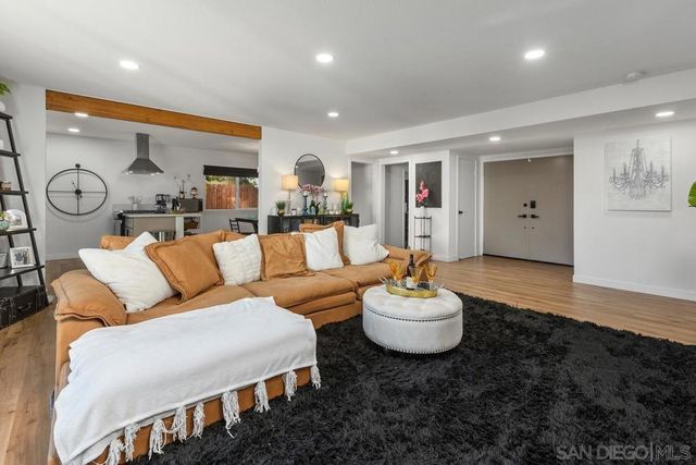 1811 IRIS WAY, Escondido, CA 92027