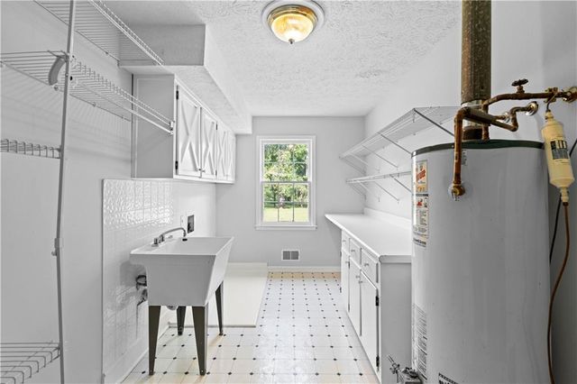 894 Upper Woolsey Road, Hampton, GA 30228