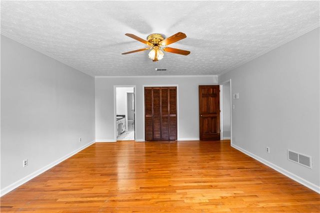 894 Upper Woolsey Road, Hampton, GA 30228