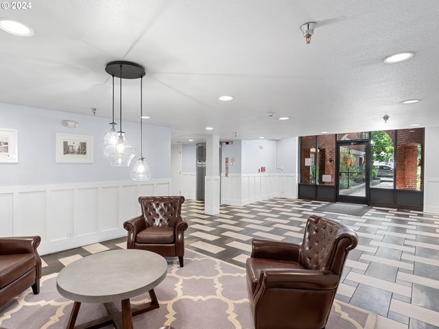 1829 Nw LOVEJOY St 104, Portland, OR 97209