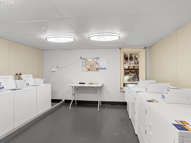 1829 Nw LOVEJOY St 104, Portland, OR 97209