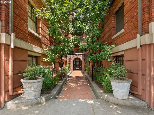 1829 Nw LOVEJOY St 104, Portland, OR 97209