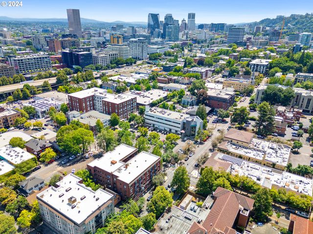 1829 Nw LOVEJOY St 104, Portland, OR 97209