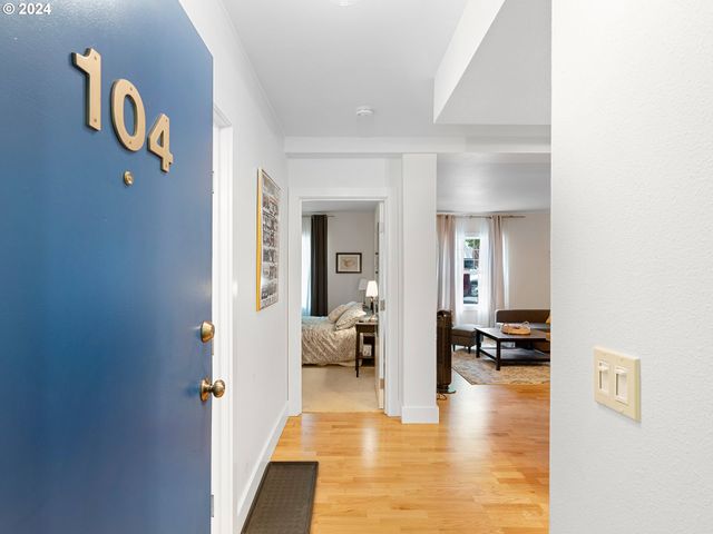 1829 Nw LOVEJOY St 104, Portland, OR 97209