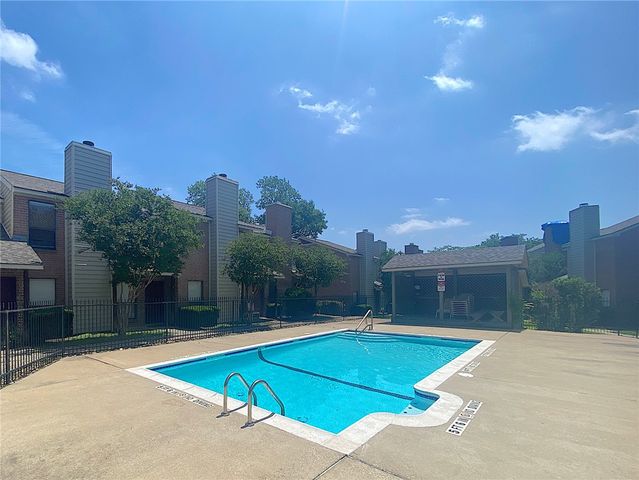 1904 Dartmouth R-3, College Station, TX 77840