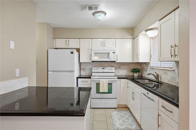 1904 Dartmouth R-3, College Station, TX 77840