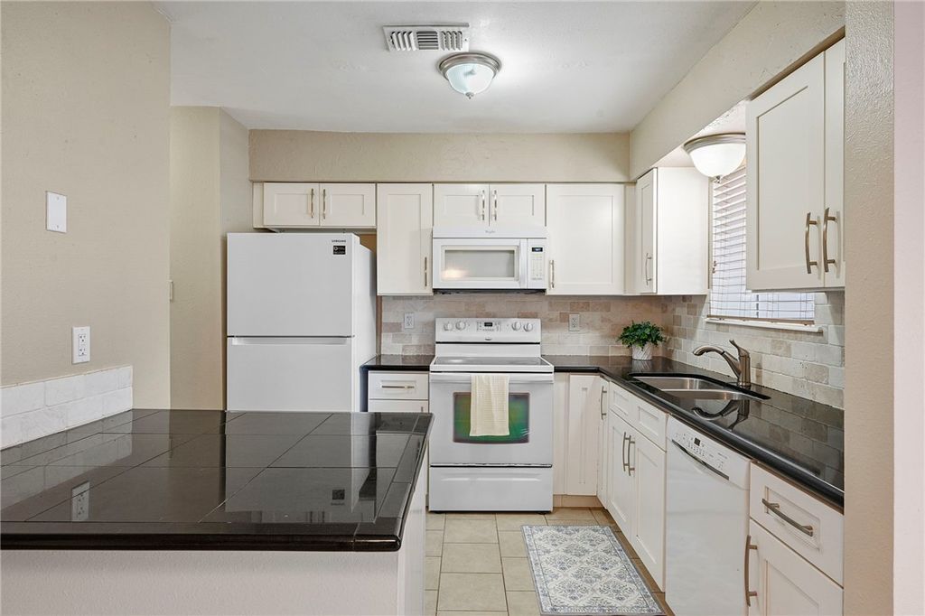 1904 Dartmouth R-3, College Station, TX 77840 — photo 5