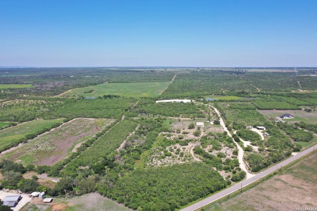 4101 Quihi-Castroville, Hondo, TX 78861