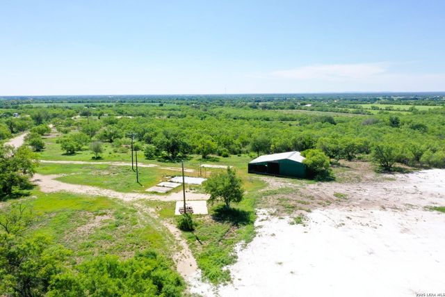 4101 Quihi-Castroville, Hondo, TX 78861