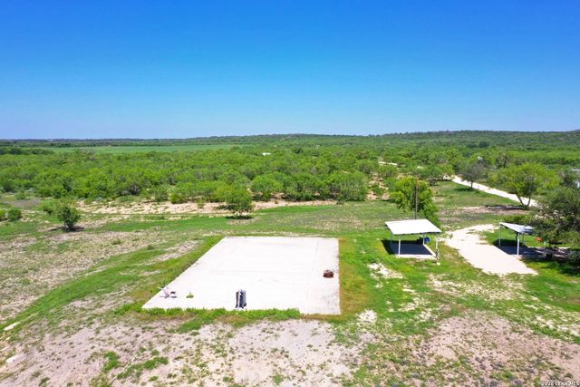 4101 Quihi-Castroville, Hondo, TX 78861