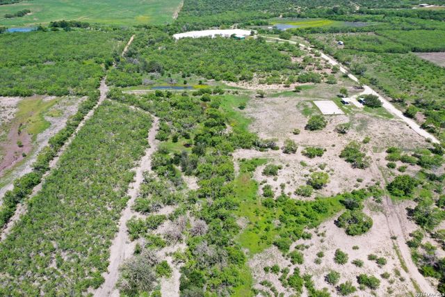 4101 Quihi-Castroville, Hondo, TX 78861