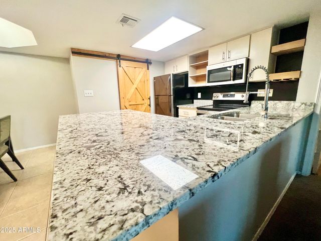 2855 S Extension Road S 220, Mesa, AZ 85210