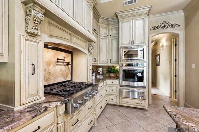 13528 Landmark Dr, Baton Rouge, LA 70810