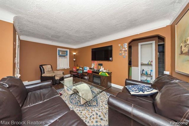 19344 Dwyer Street, Detroit, MI 48234