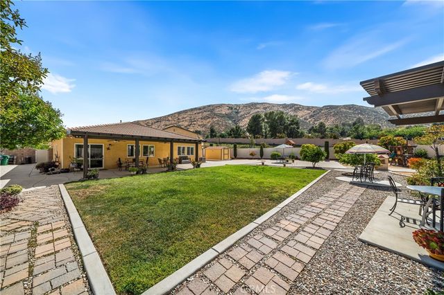 26771 Round Up Street, Winchester, CA 92596