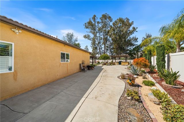 26771 Round Up Street, Winchester, CA 92596