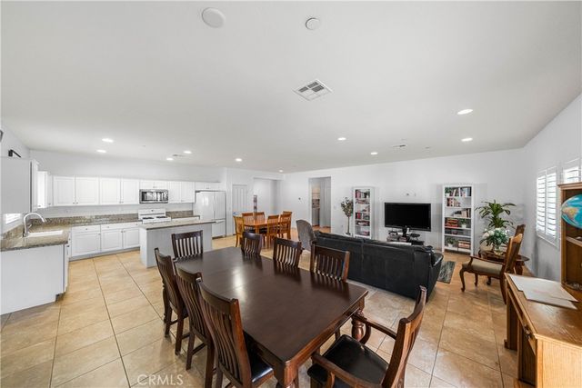 26771 Round Up Street, Winchester, CA 92596