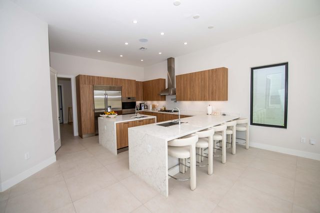 5746 Ashwood Circle W, Hollywood, FL 33312