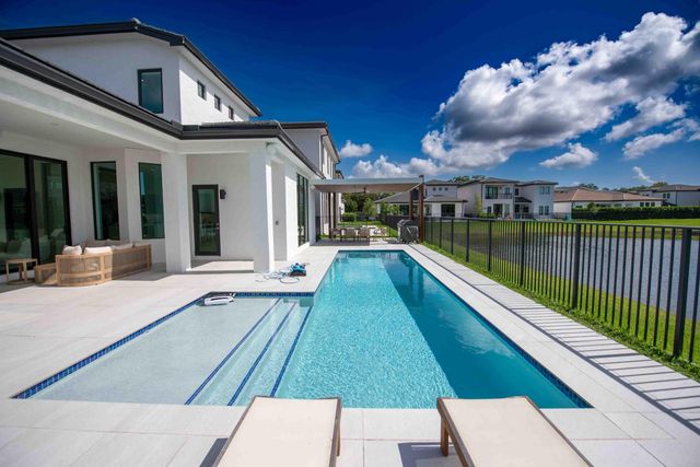 5746 Ashwood Circle W, Hollywood, FL 33312