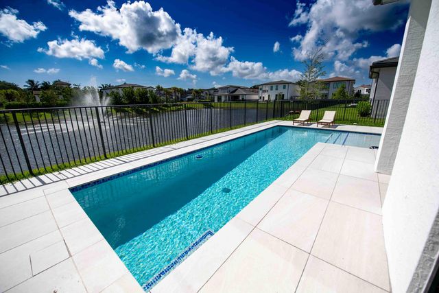 5746 Ashwood Circle W, Hollywood, FL 33312
