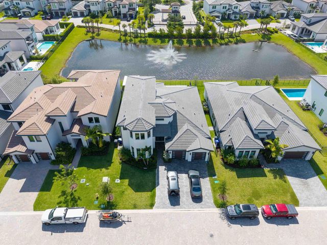 5746 Ashwood Circle W, Hollywood, FL 33312