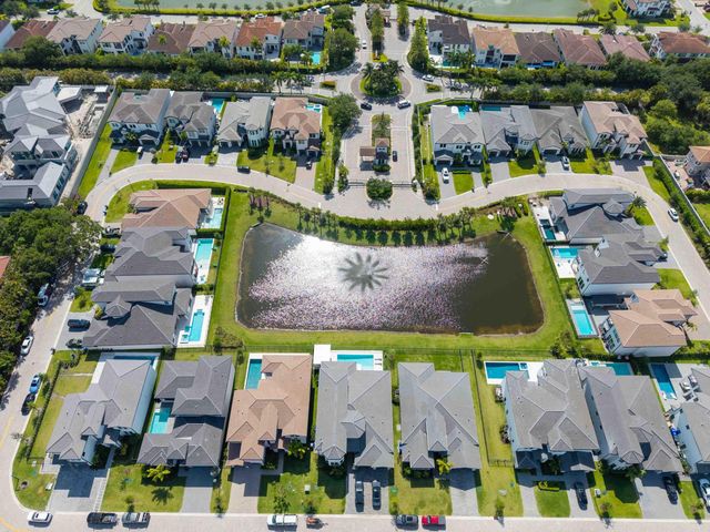 5746 Ashwood Circle W, Hollywood, FL 33312