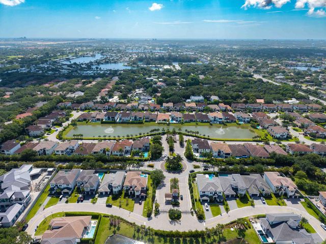 5746 Ashwood Circle W, Hollywood, FL 33312