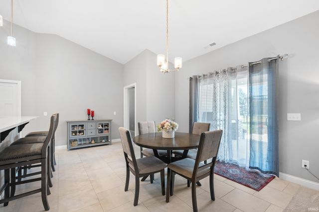 1388 S Honeybee Court, Warsaw, IN 46580