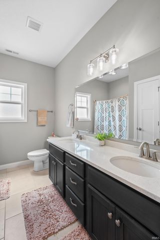 1388 S Honeybee Court, Warsaw, IN 46580