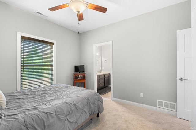 1388 S Honeybee Court, Warsaw, IN 46580