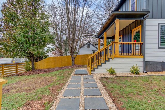 1902 Memorial SE Drive, Atlanta, GA 30317