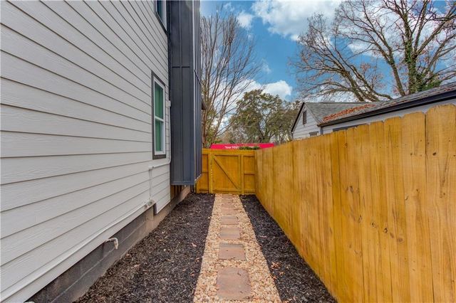 1902 Memorial SE Drive, Atlanta, GA 30317