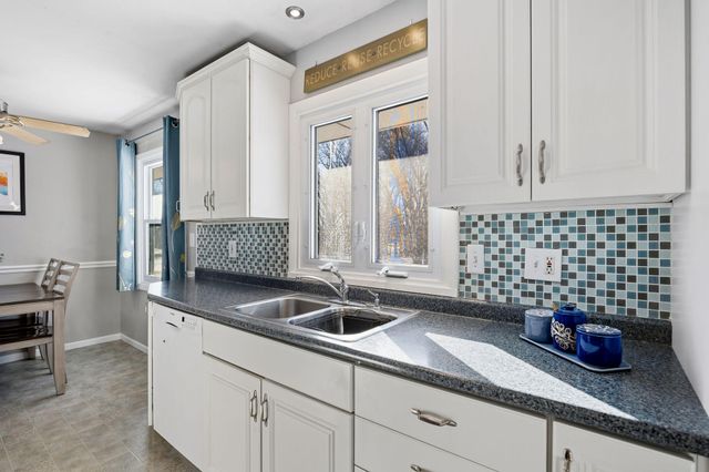 7649 46th Avenue N, New Hope, MN 55428