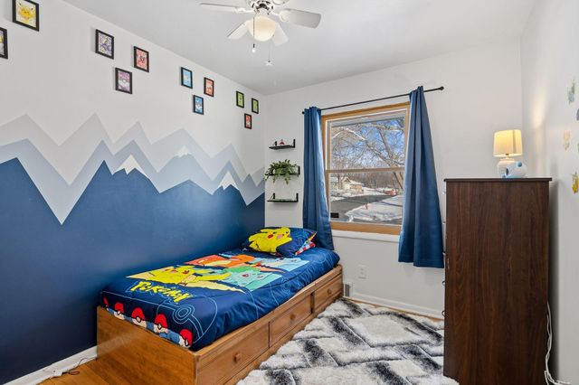 7649 46th Avenue N, New Hope, MN 55428