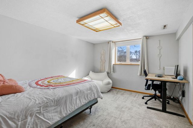 7649 46th Avenue N, New Hope, MN 55428