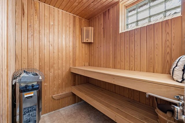 7649 46th Avenue N, New Hope, MN 55428