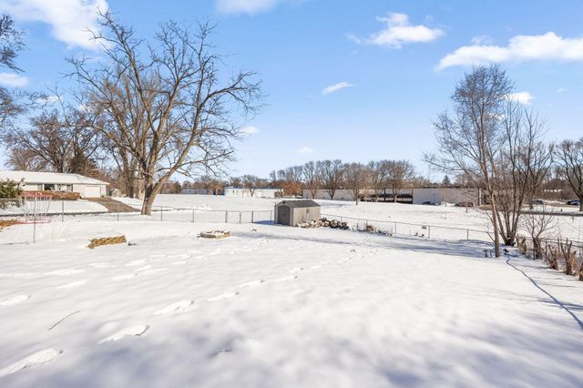 7649 46th Avenue N, New Hope, MN 55428