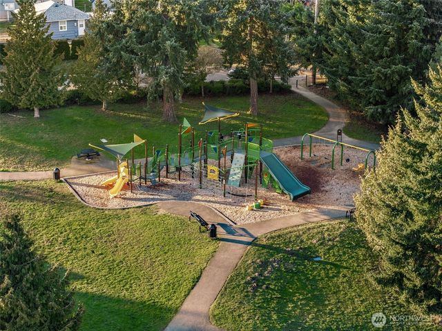 18330 4th Avenue S, Burien, WA 98148