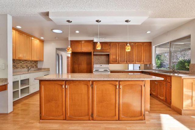 1492 Robsheal Drive, San Jose, CA 95125